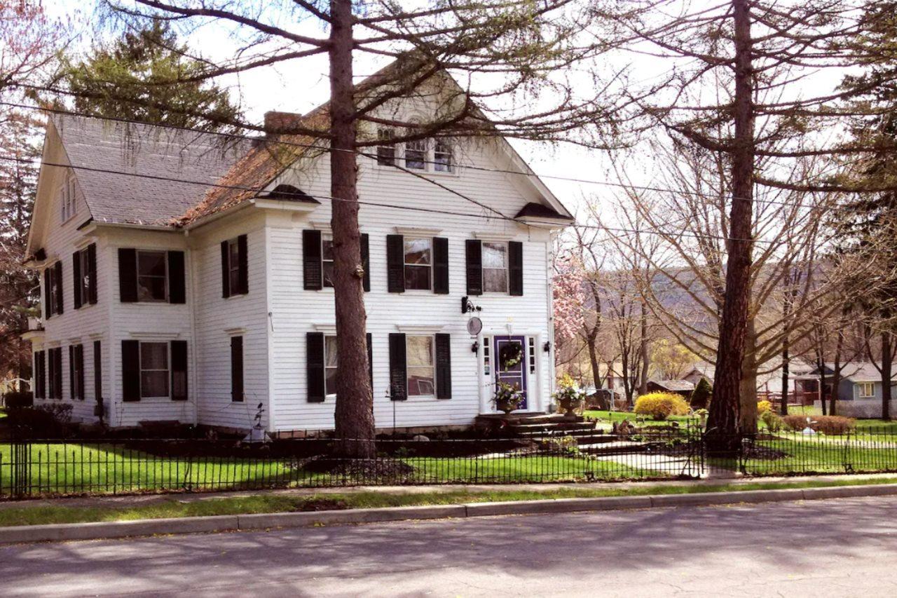 18 Vine Inn & Carriage House Hammondsport Bagian luar foto